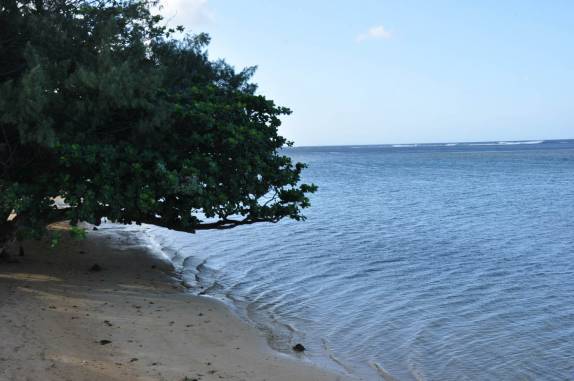 Anini Beach, perto de Hanaley Bay, na costa norte de Kauai, no Havaí
